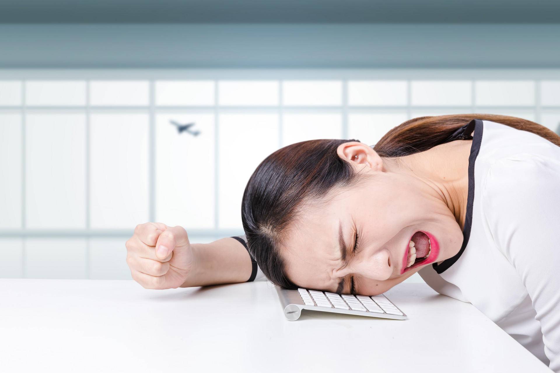 职场遇到小人说你坏话怎么办,职场遇到小人背后说你坏话怎么办