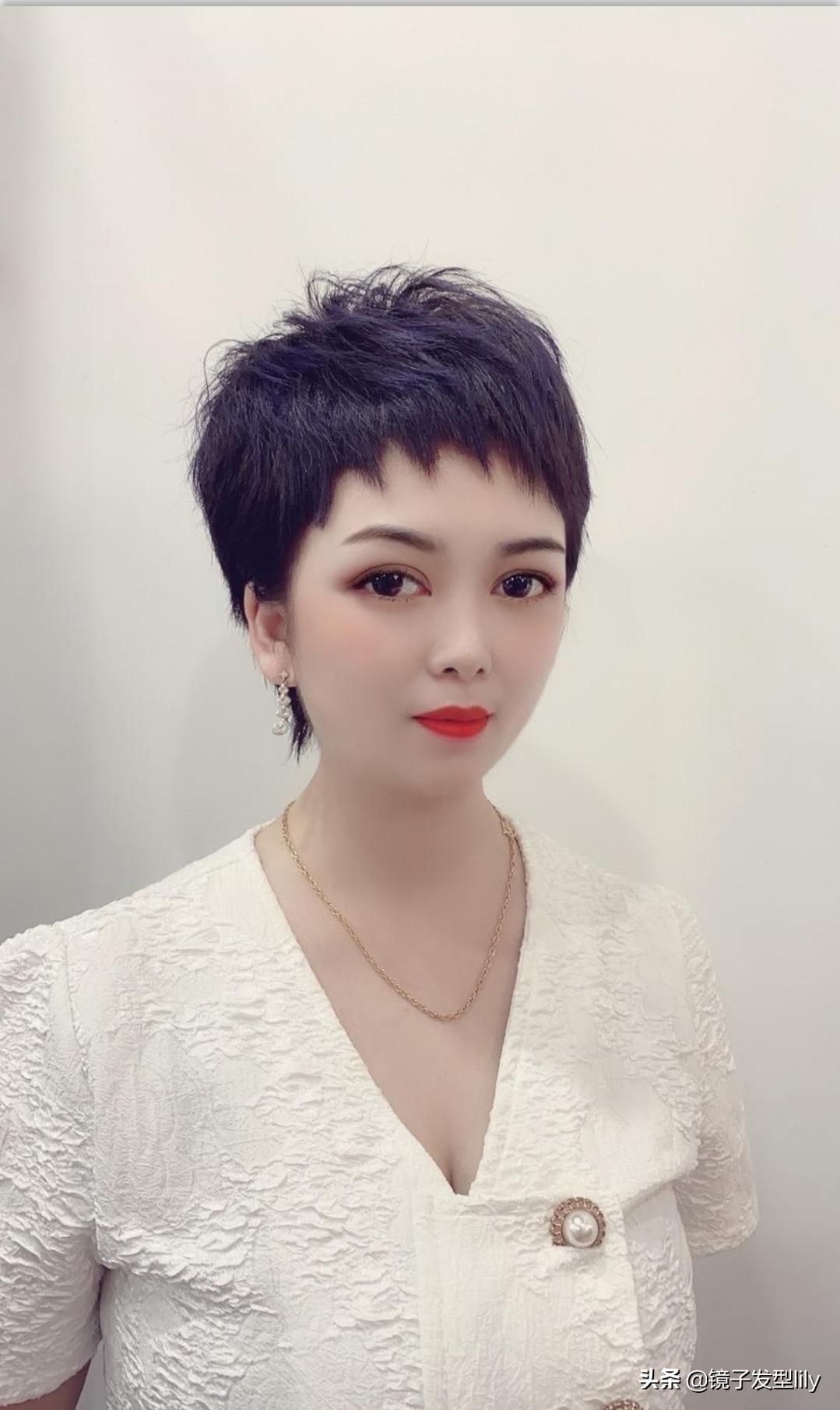 可爱的发型显脸小长发,小脸型短发发型设计