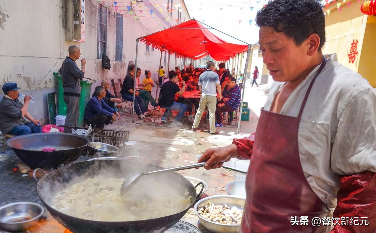 同样是农村办酒席，广西江西云泥之别，网友：没有对比就没伤害