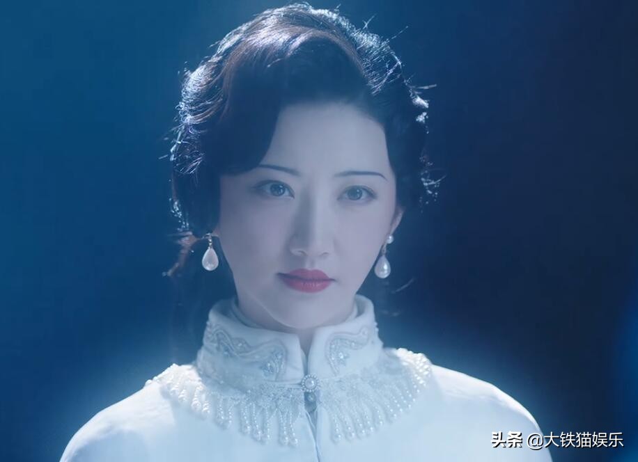 景甜戏里走路摇曳生姿 (景甜司藤旗袍造型合集)