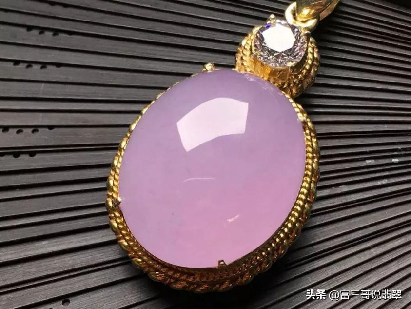 行家详解女人必不可少的紫色翡翠,分得清才能买得好