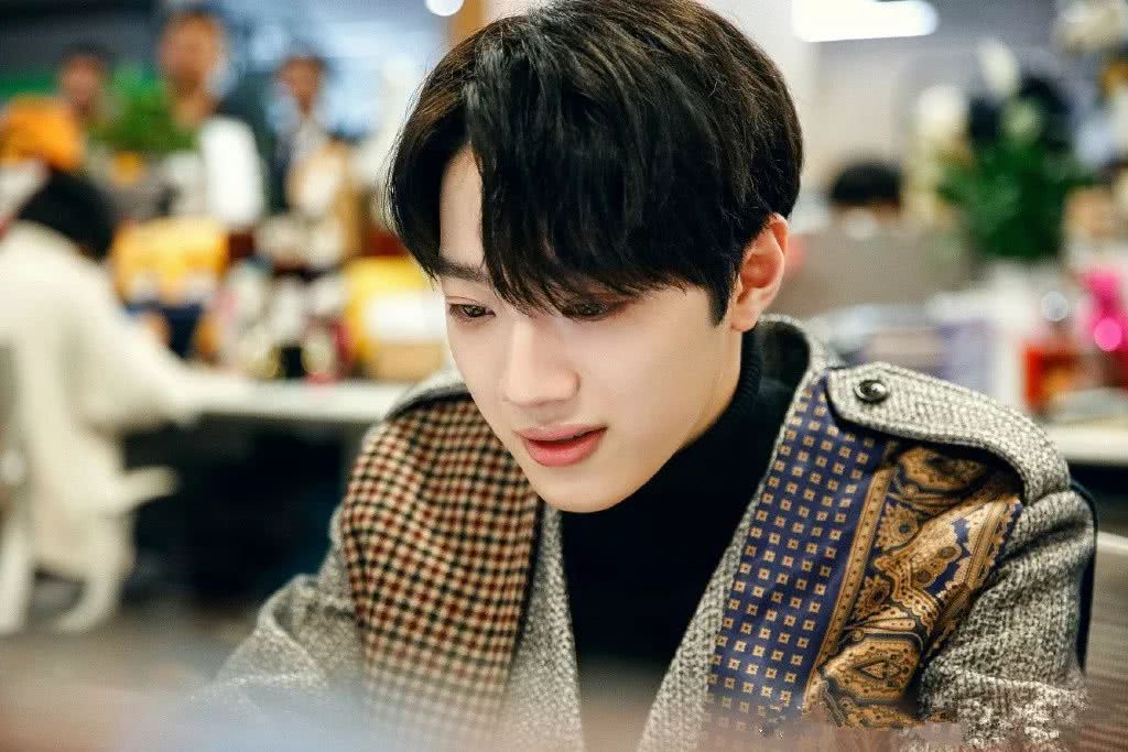 男朋友太帅吸引异性怎么办,男朋友太帅怎么办