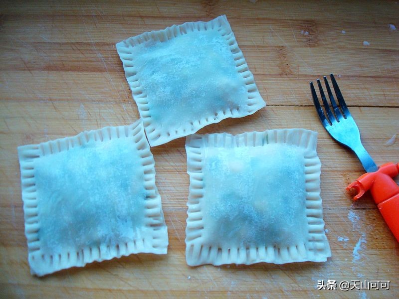 馄饨皮没吃完可以做什么,家里剩下馄饨皮怎么吃