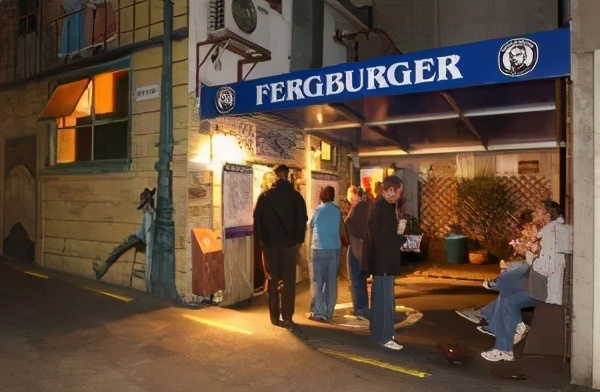 来皇后镇吃大汉堡,新西兰皇后镇超级大汉堡