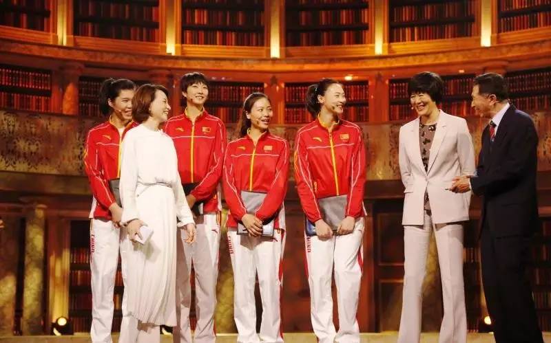 朗读者女排郎平视频,郎平最感动的一次视频