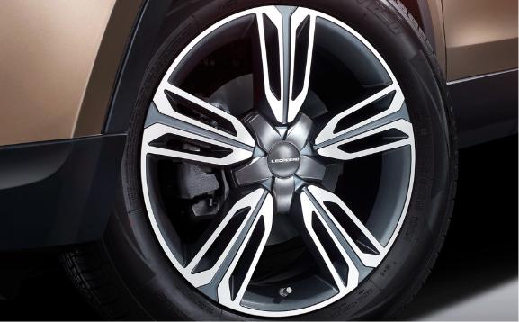 开着猎豹cs10去拉萨,试驾猎豹cs10