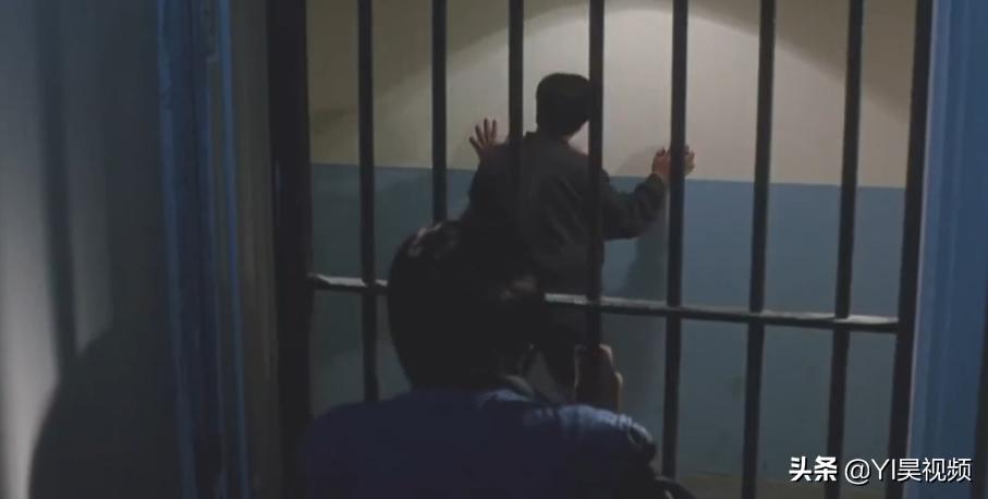 张学友经典喜剧，许冠英搞笑担当，头顶*裤内**斗僵尸《猛鬼差馆》