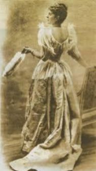 杨幂唐嫣都在穿的鞋子,巴黎世家袜子鞋杨幂同款