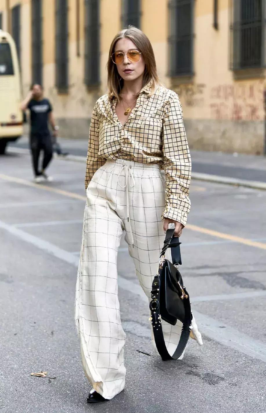 刘雯格纹,刘雯穿格纹衫好看吗