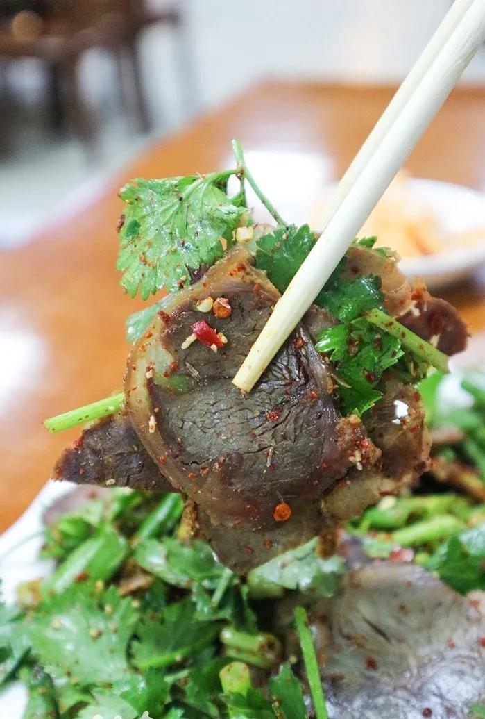 成都闹市区有家苍蝇馆子40平米,成都苍蝇馆子本地人推荐便宜好吃