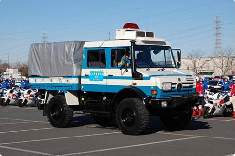日本隐藏式警车,日本警察用的是什么警车