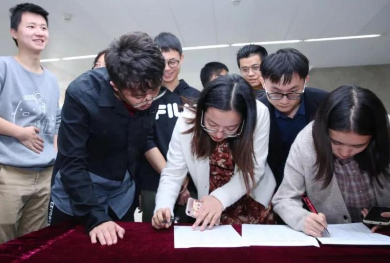 过了30岁之后,才真正知道“选调生”的好处,应届生莫要错失良机