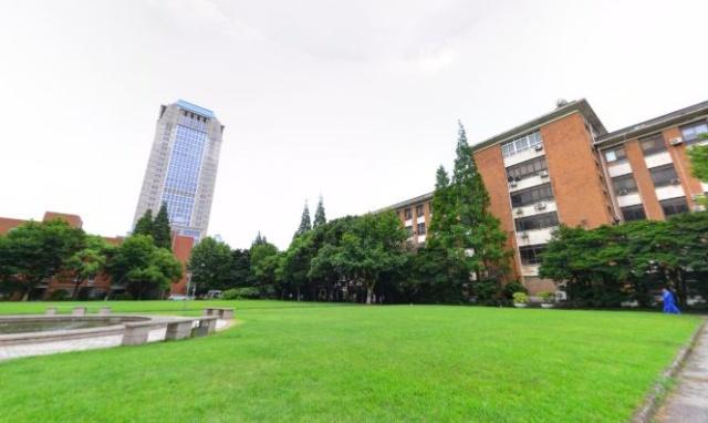 很多人知道顶尖名校复旦大学,却不知道曾经的震旦大学