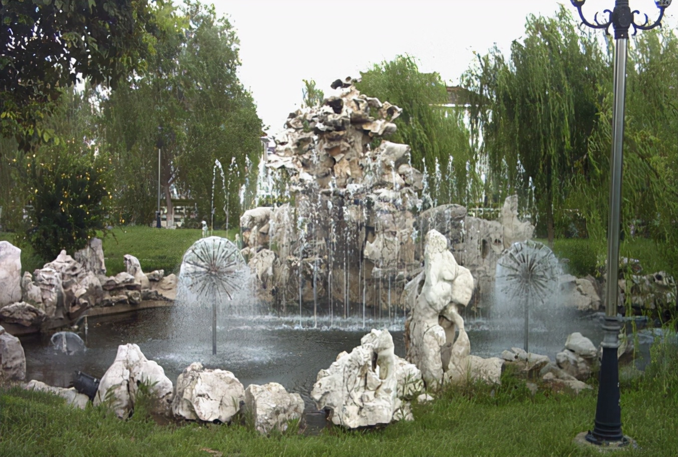 塑石假山比真假山便宜吗,深州塑石假山和真石假山的价格