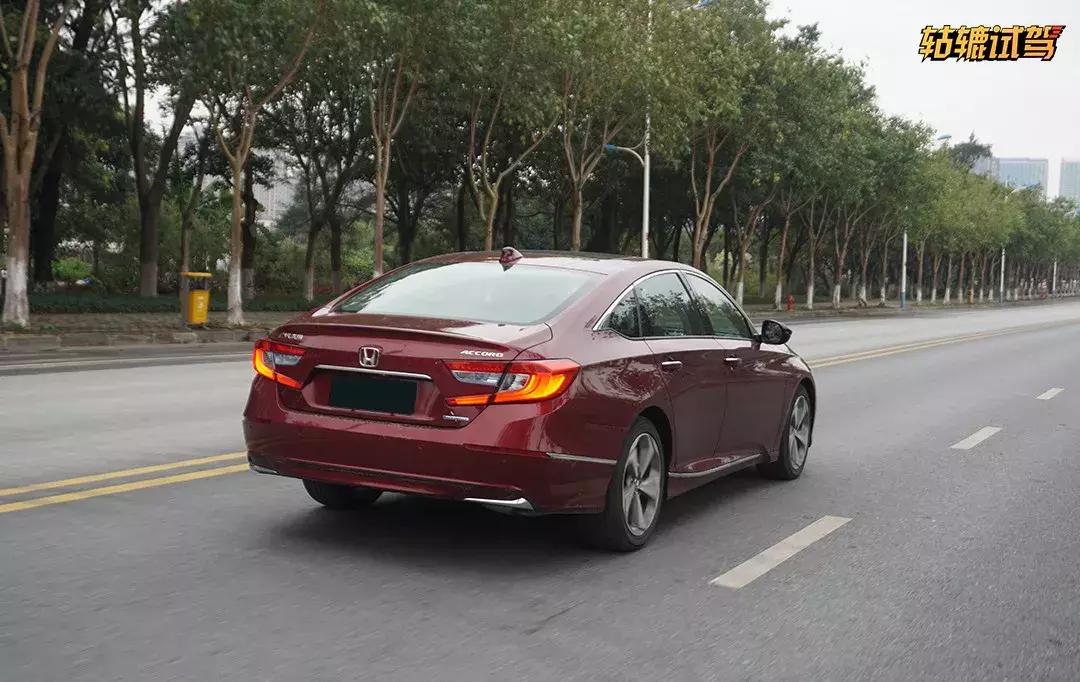 试驾｜1000公里体验混动雅阁：开起来是家用车，玩起来是性能车