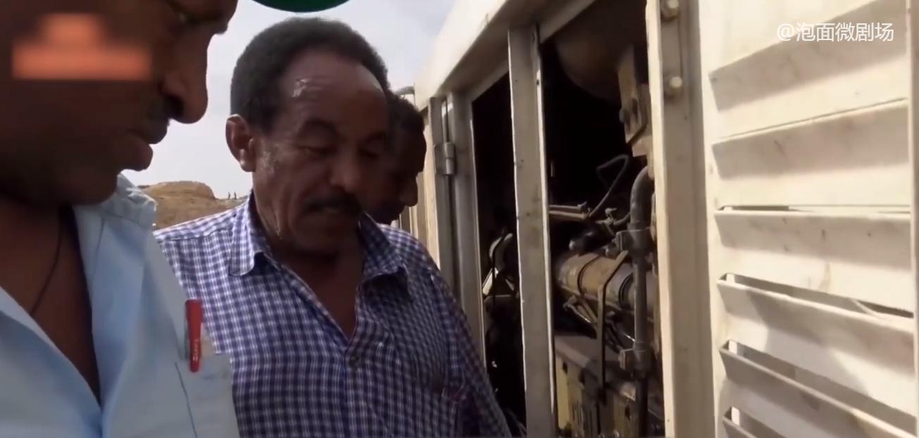 非洲的奇葩铁路：火车照明靠手电筒，不脱轨就是中大奖！纪录片