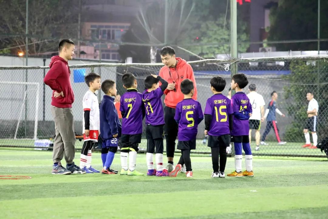 津门网金熙男：足球小将