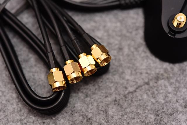 399?799?—同方案AC3200无线网卡到底差在哪?