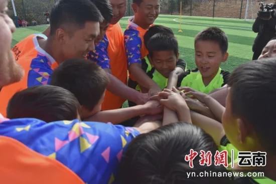 山区孩子足球梦纪录片,山里孩子的足球梦