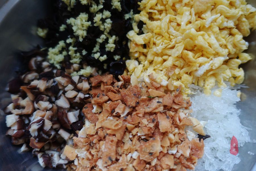 吃饺子不放肉,全家人还都吃得有滋有味的,孙女吃得最开心