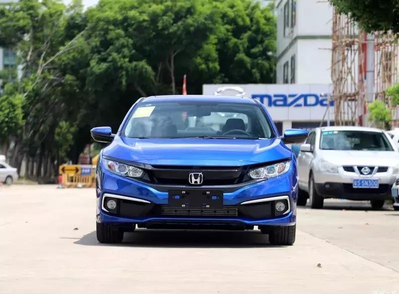 为什么好多年轻人喜欢买本田思域,为什么很多人都推荐思域