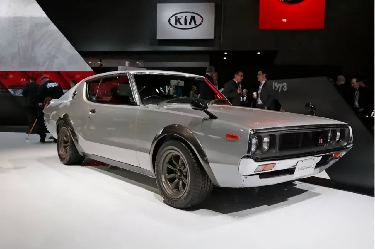 日产gt-r和skyline的区别,老款日产skylinegtr战神