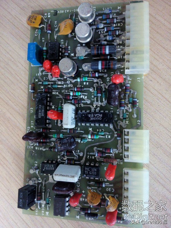 废品堆里淘了一堆电子元件，看看都有什么