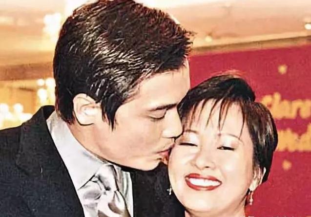 罗嘉良抛弃豪门养女,罗嘉良叶荣添生意失败卖盒饭