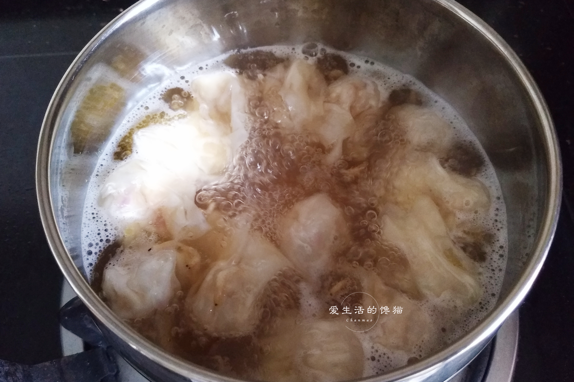 家里煮云吞什么汤底好简单的,煮云吞加点啥