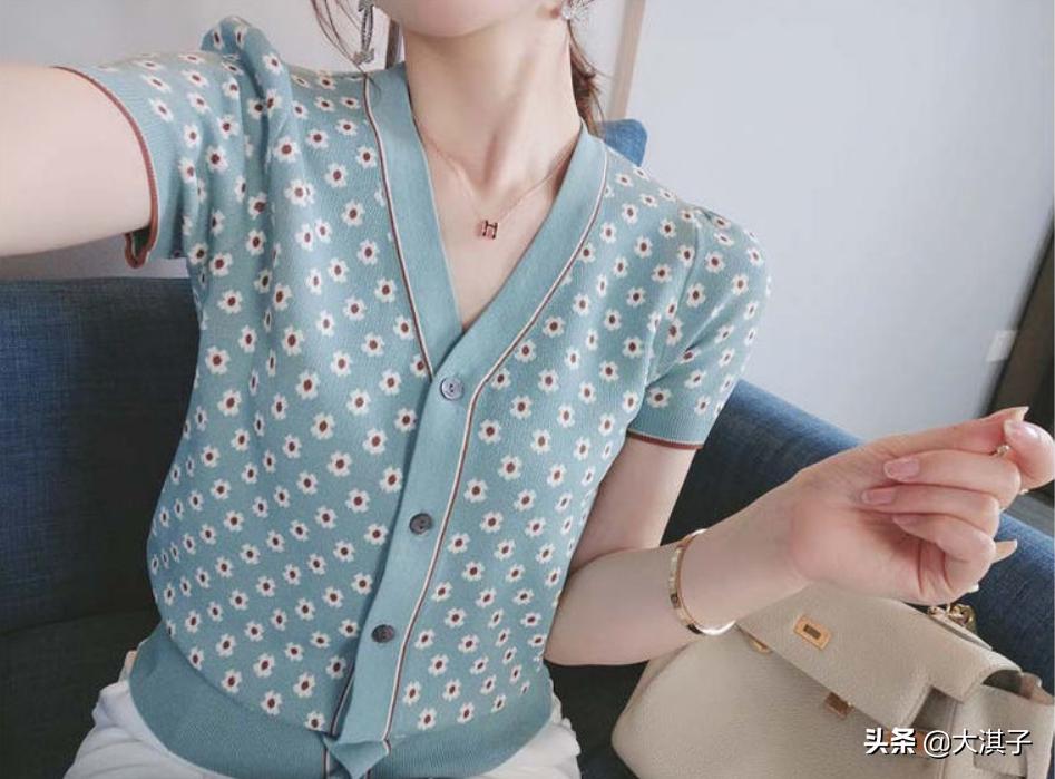 有的t恤特显壮,有一件百搭的t恤