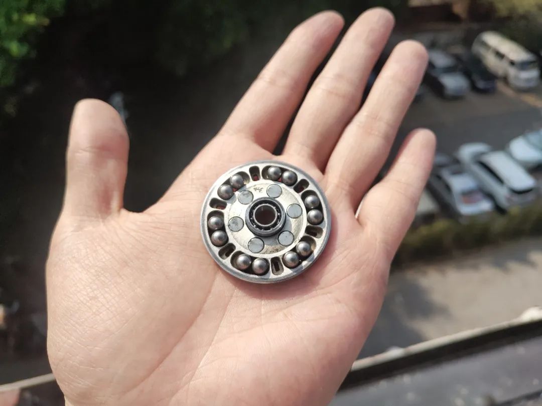 成年人能玩的指尖陀螺,随时随地玩的指尖陀螺