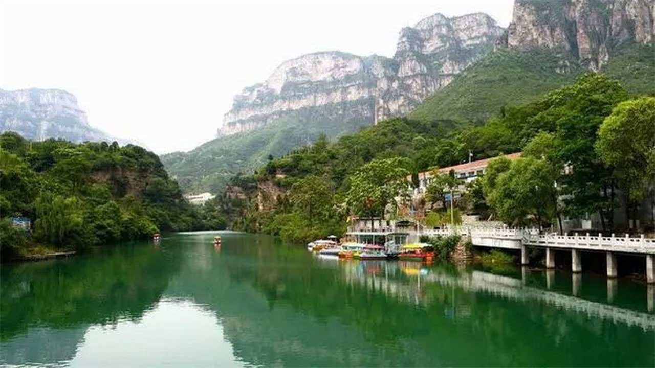 山西大山脚下发现一个无人村,深山发现一个村子与世界隔绝