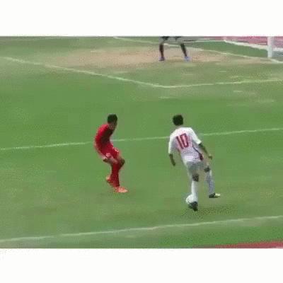 那些年国足的中超名场面,中国国足踢球名场面