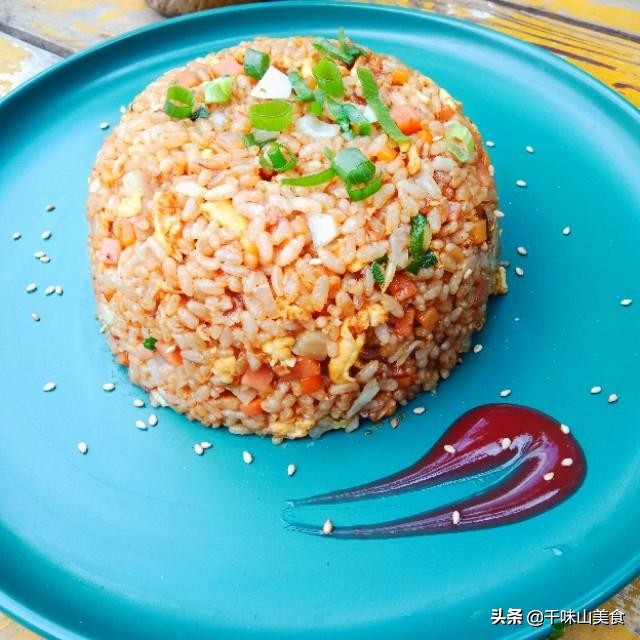 酱油炒饭粘锅什么原因,炒饭米饭松散小技巧