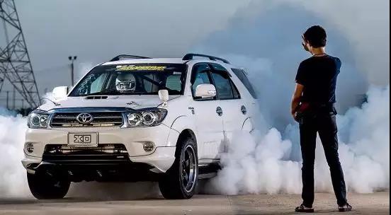 丰田车系大全霸道和陆巡,2022款丰田陆巡霸道2.5l