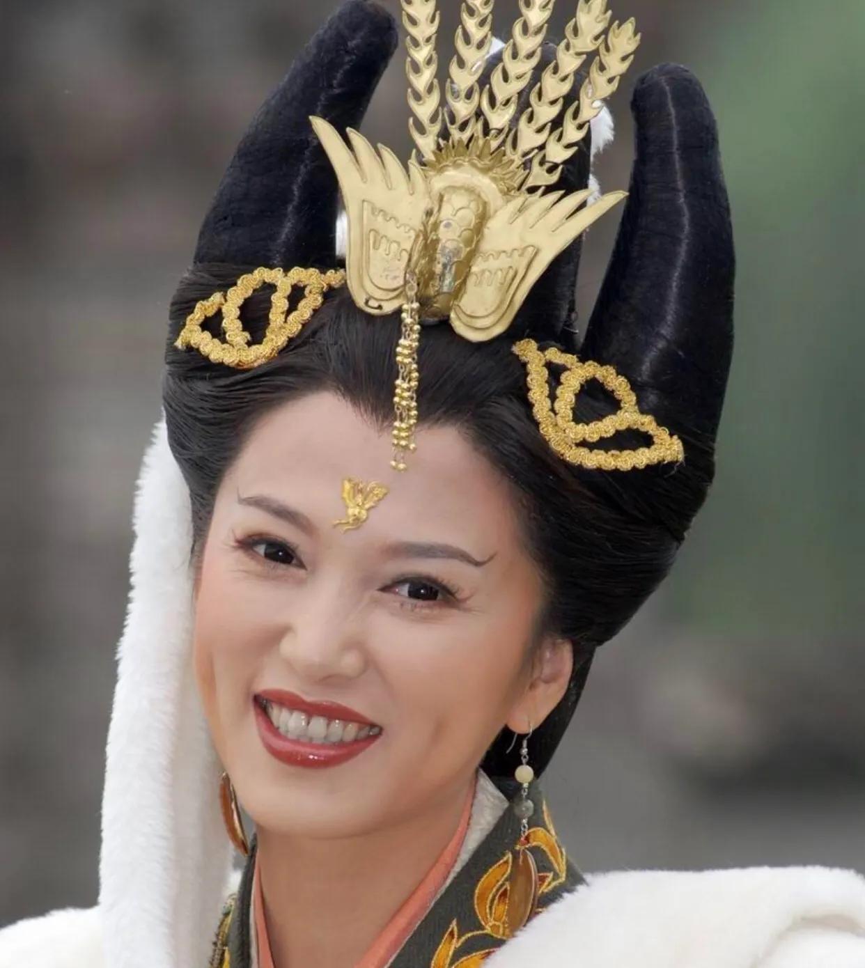 明星整容和不整容老去有什么区别,自然老去和整容明星的对比