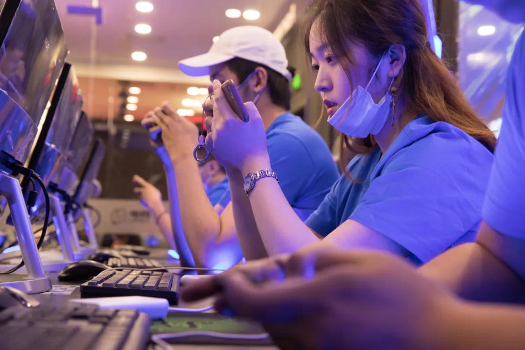 来，solo一盘！中国电信首家电竞营业厅落户魔都