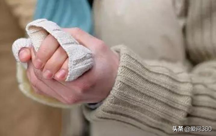 中老年人手脚冰凉有何妙招,中老年手脚冰凉吃什么食物