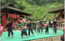 在古代，“六月六”也是节日，它有一个皇帝亲自起的名字