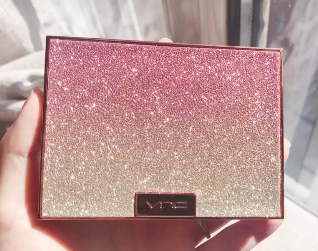 novo液体眼影试色好闪亮仙气十足,四色仙气紫色眼影盘