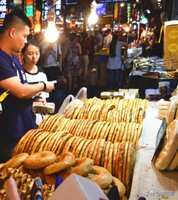 西安探店美食回民街,相约西安回民美食街