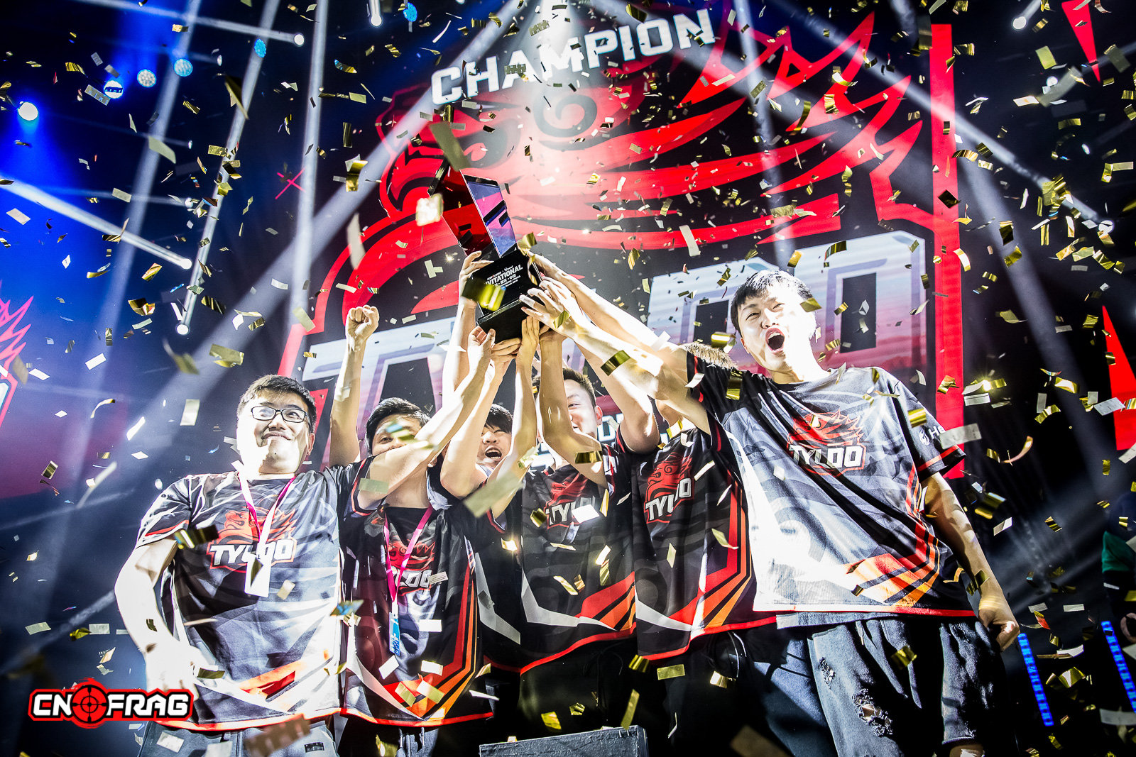 TheYearinPhotos-cnFrag2018年度电竞图片