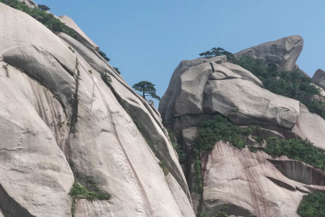 五岳中的南岳位于哪个省,九华山和天柱山哪座更值得游一游