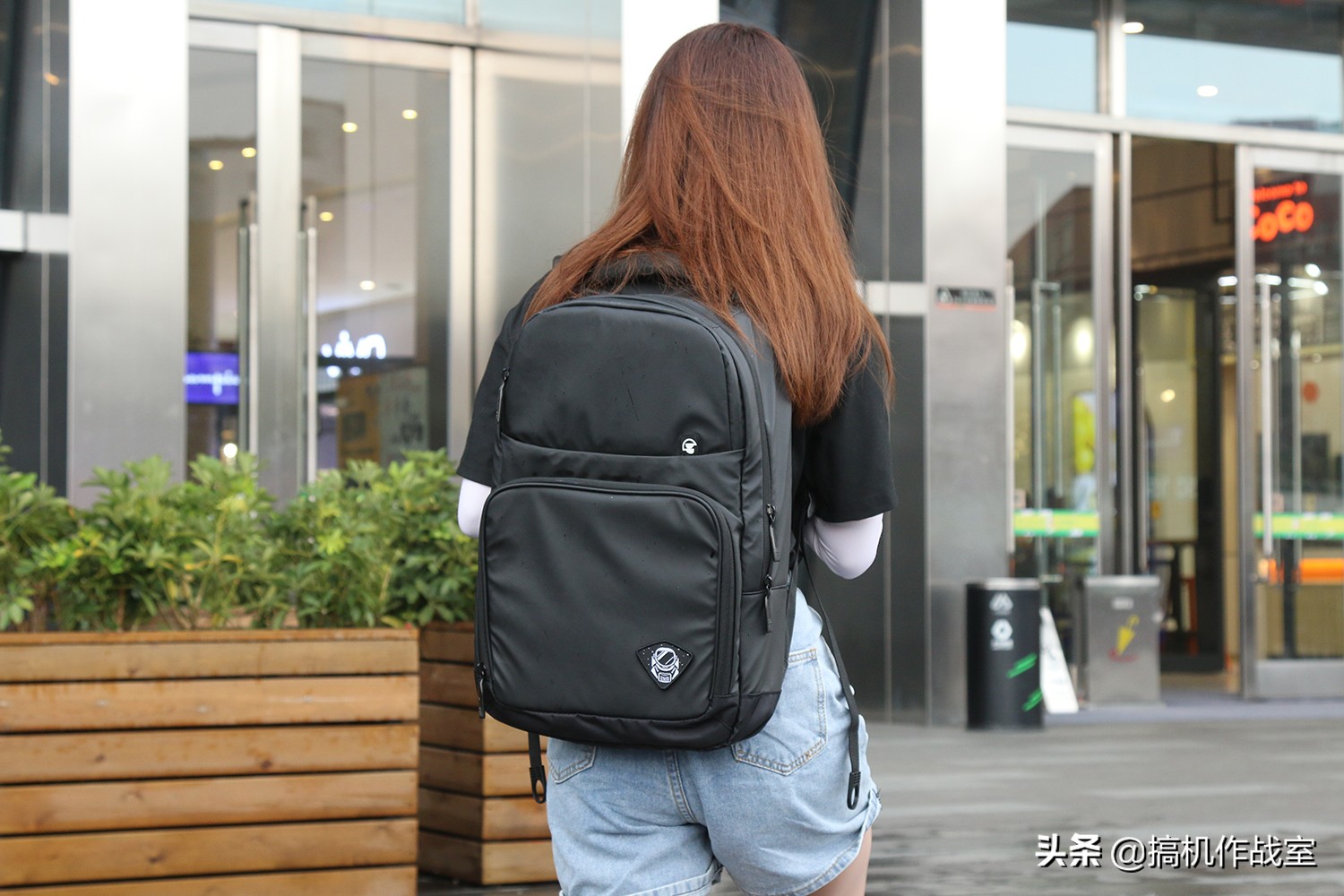 和女友用同款背包是什么感觉？这么会买包，会被夸上天的