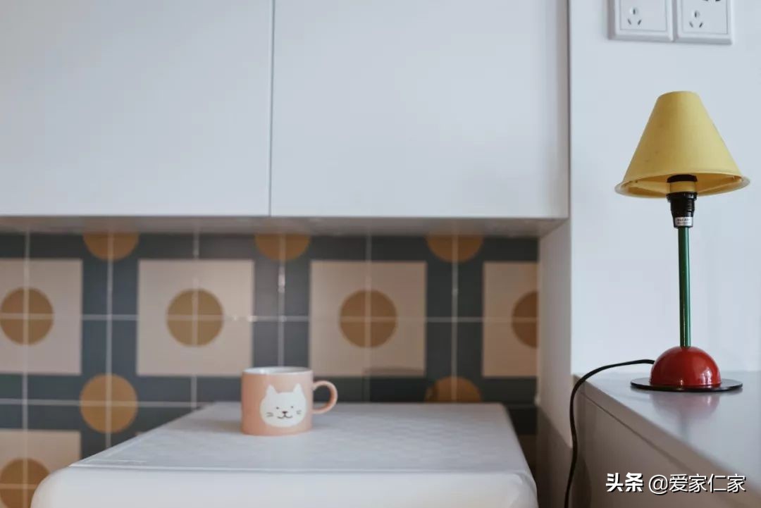 她买下32㎡上海老旧学区房,为女儿打造小桃园,还有超舒适大庭院