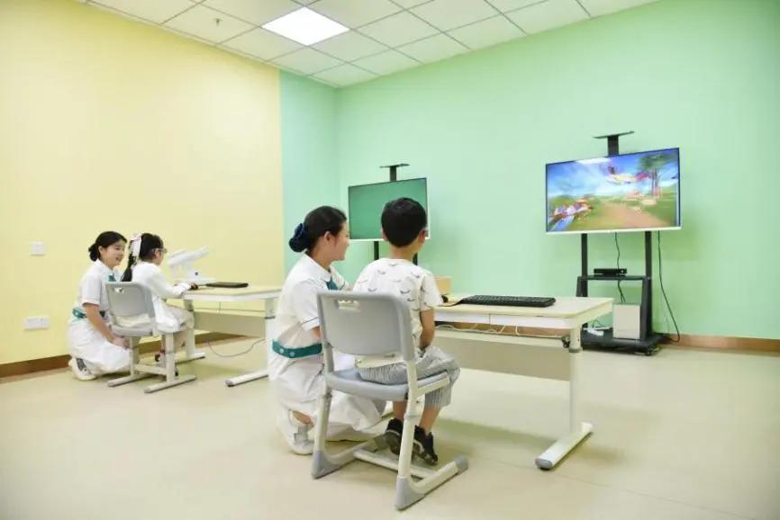 儿童眼睛弱视应该注意什么,小孩双眼远视弱视能治好吗