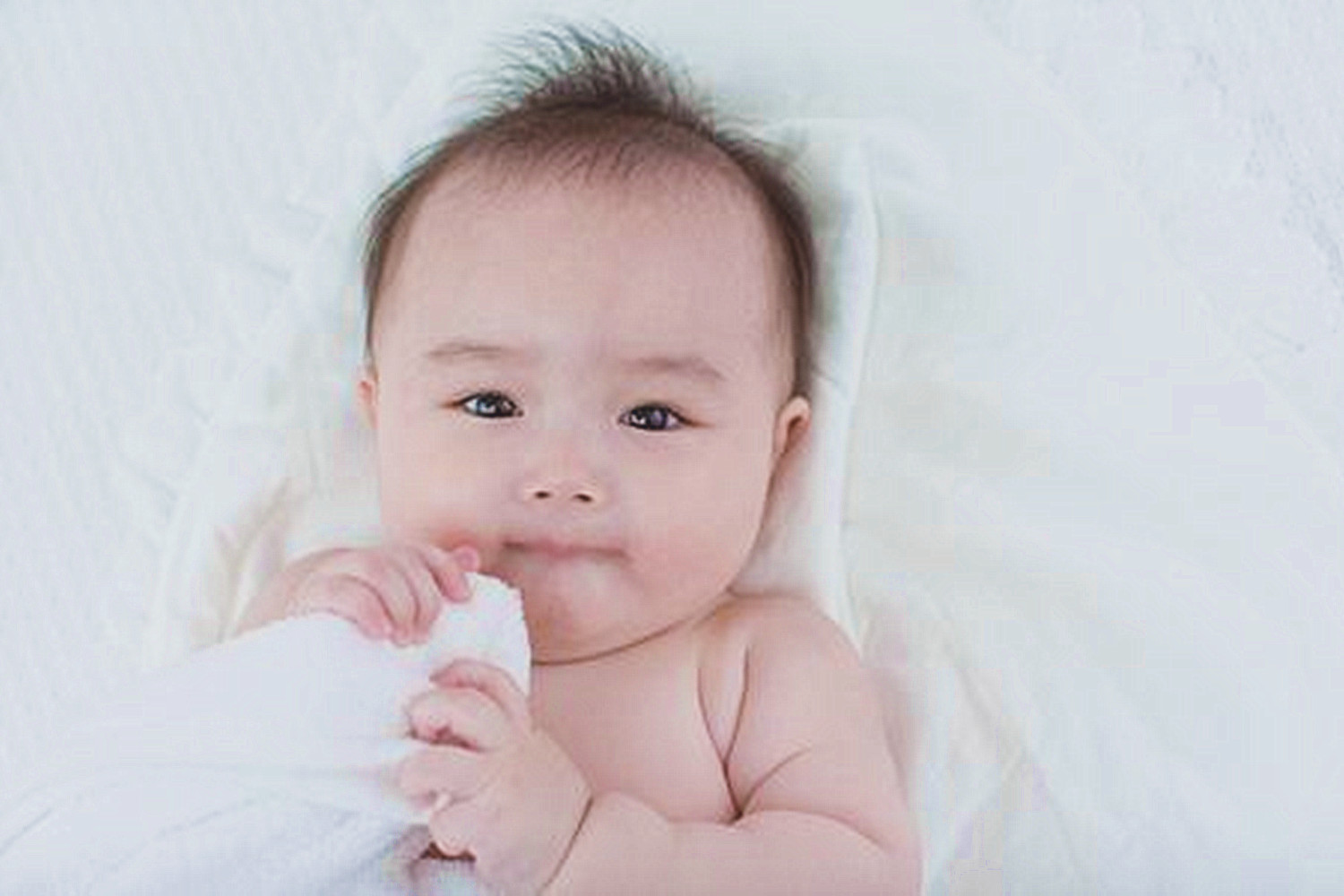 宝宝不放屁通气会发烧吗,宝宝放屁不臭什么原因