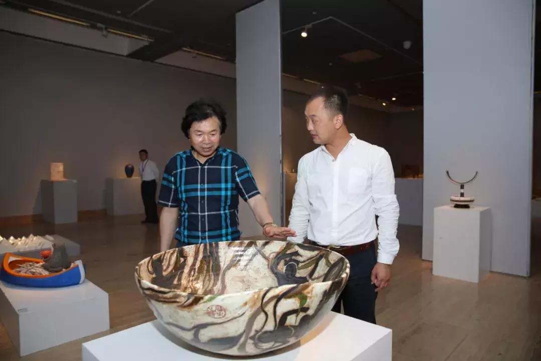 陶瓷艺术新星!深圳文博会金奖得主杨博,面向世界、扎根赣东北