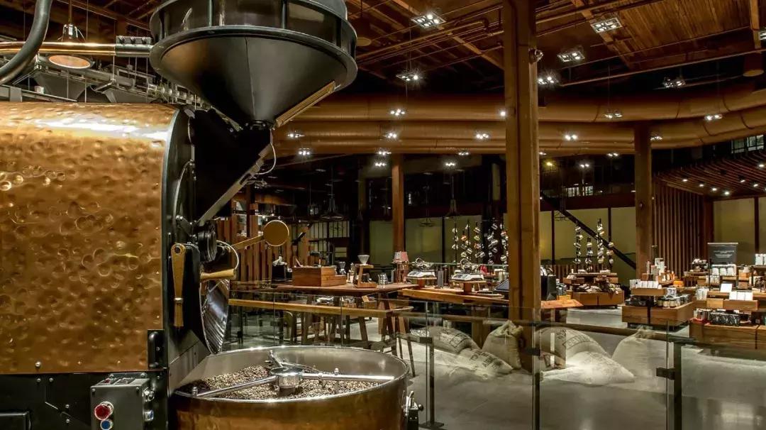 星巴克的设计是谁设计的,上海星巴克的设计师