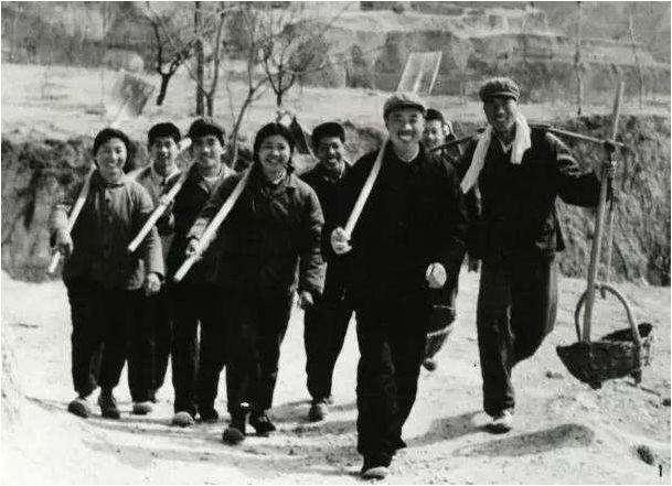 当年交白卷的张铁生现状,白卷英雄张铁生因为啥被判刑